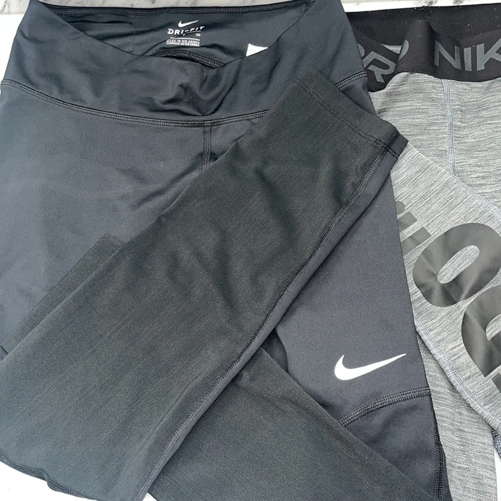 3 pair of Nike full length leggings. Like new! 2 sz xs and black sz small. - Picture 7 of 9